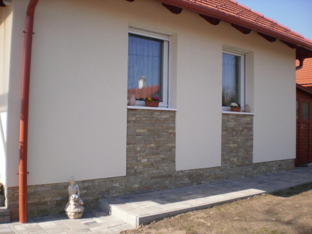 Molni Apartment Balatonfuzfo Ngoại thất bức ảnh