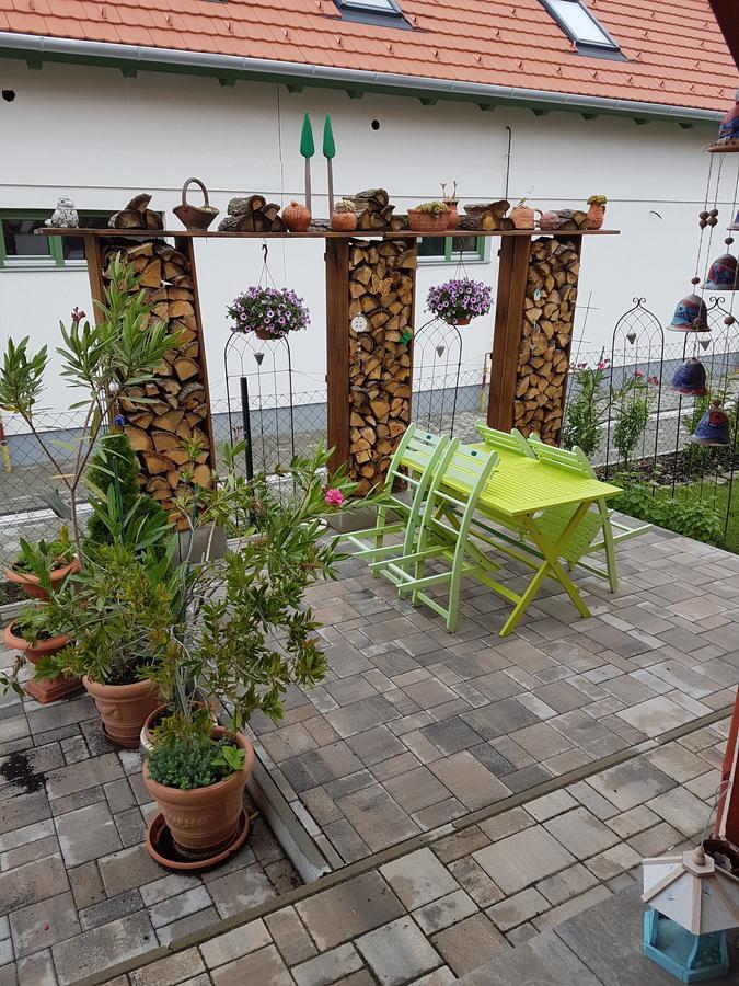 Molni Apartment Balatonfuzfo Ngoại thất bức ảnh